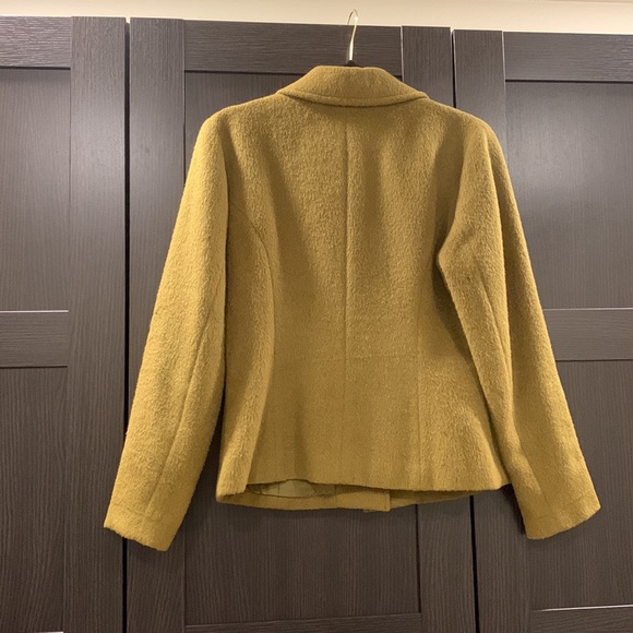 Beautiful Lightweight Wool Blazer/Jacket, Pea Green, High End Couture Quality - Picture 2 of 3